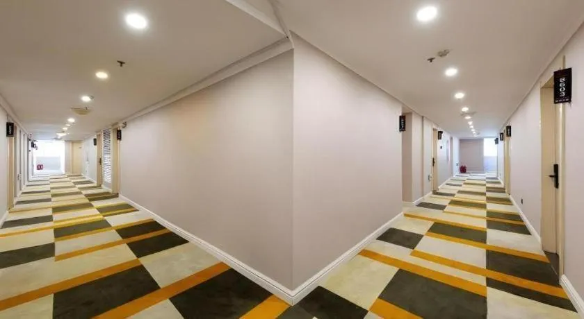 Shell Hotel Huaibei Jinying Plaza Long Distance Bus Station