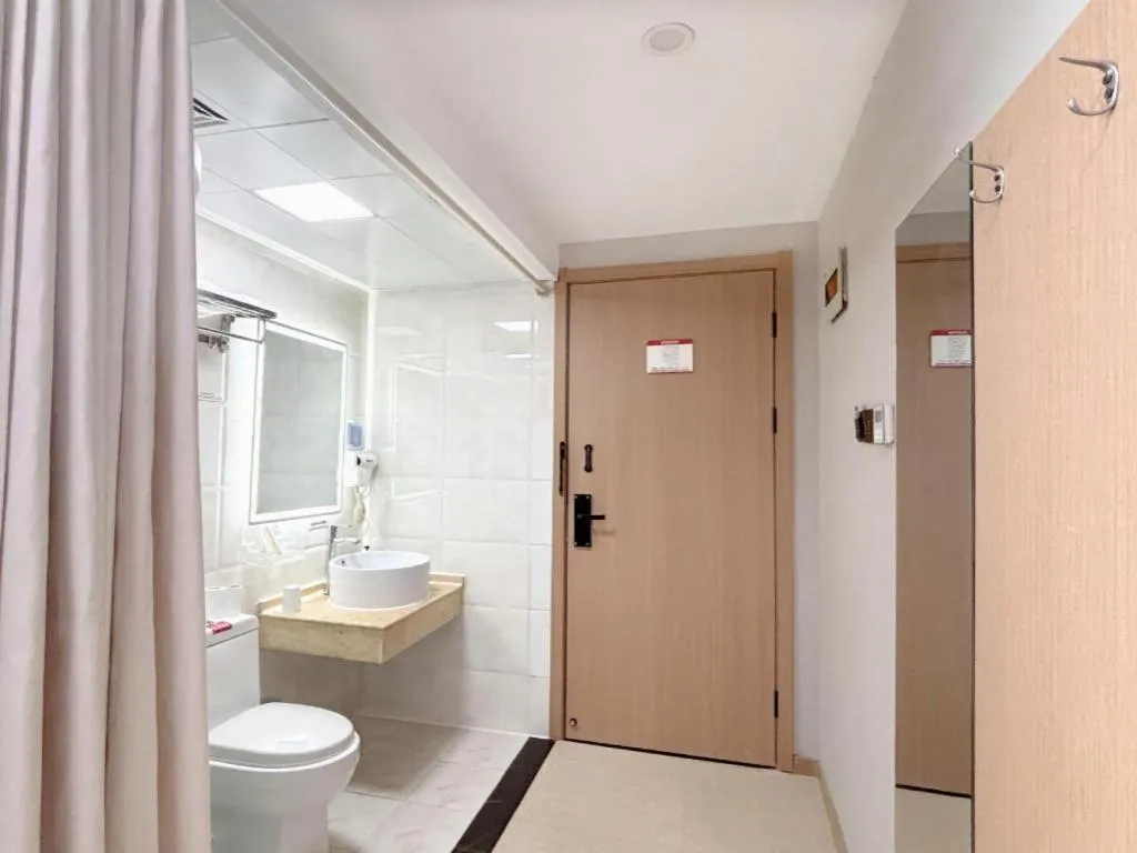 Shell Hotel Huaibei Jinying Plaza Long Distance Bus Station