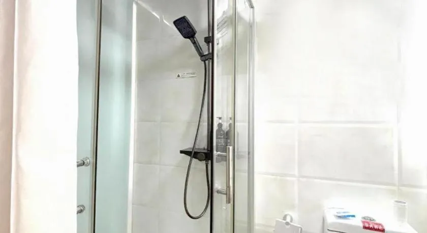 Shell Hotel Huaibei Jinying Plaza Long Distance Bus Station