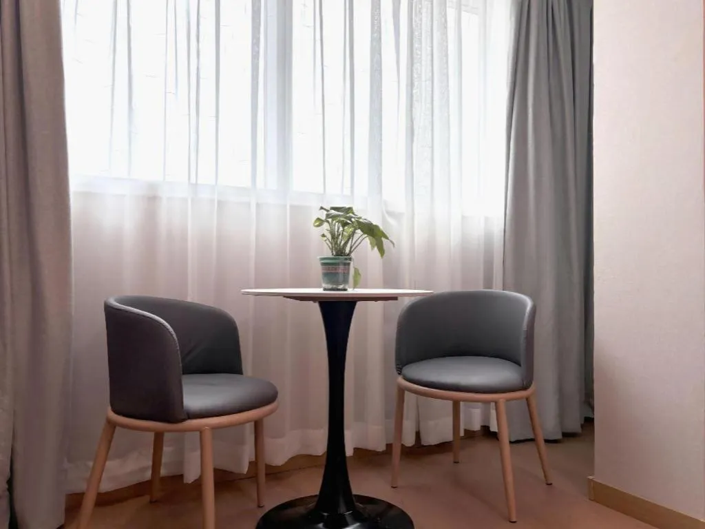 Shell Hotel Huaibei Jinying Plaza Long Distance Bus Station