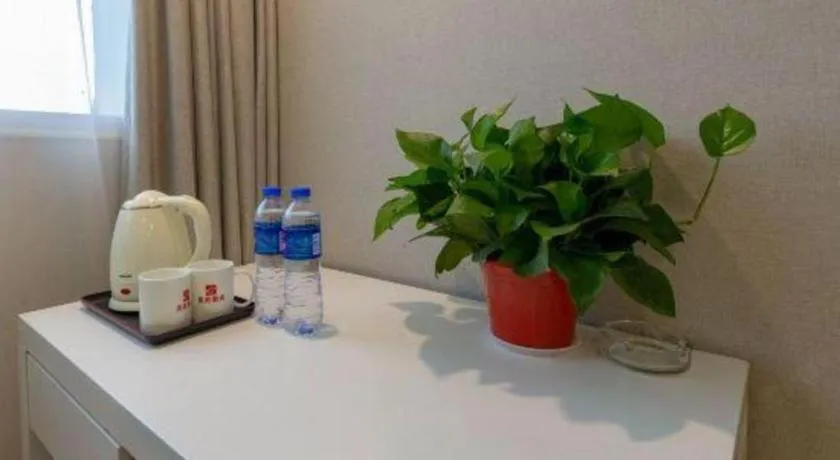 Shell Hotel Huaibei Jinying Plaza Long Distance Bus Station