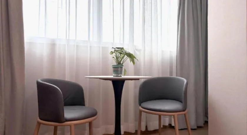 Shell Hotel Huaibei Jinying Plaza Long Distance Bus Station