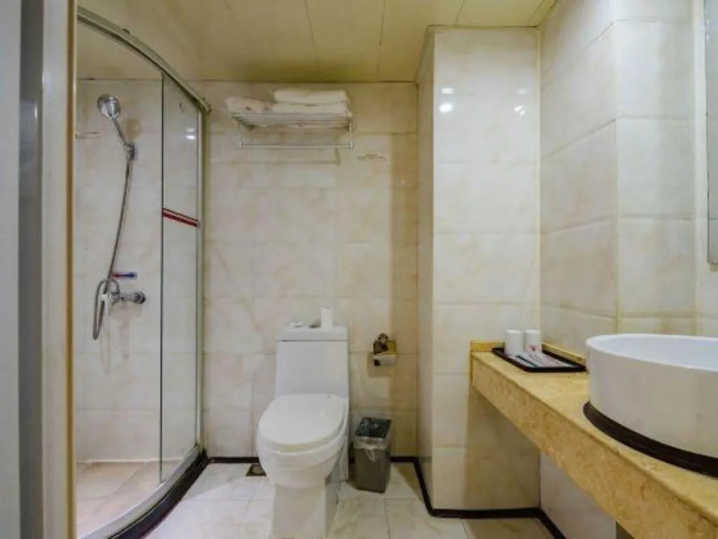 Shell Hotel Huaibei Jinying Plaza Long Distance Bus Station