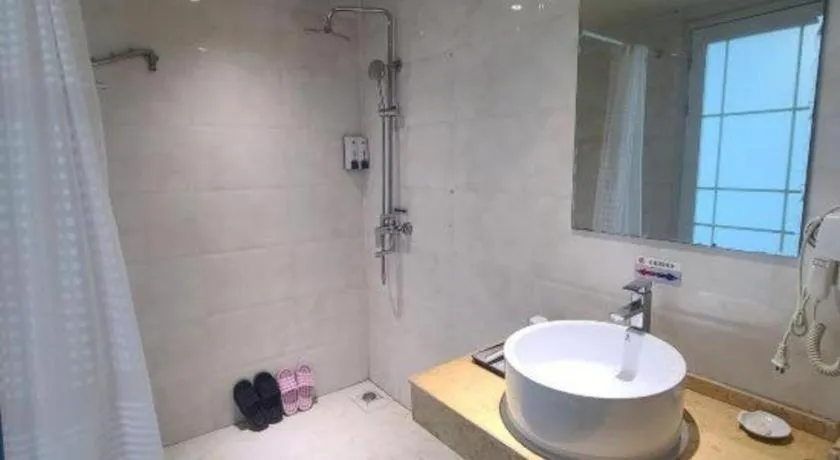 Shell Hotel Huaibei Jinying Plaza Long Distance Bus Station