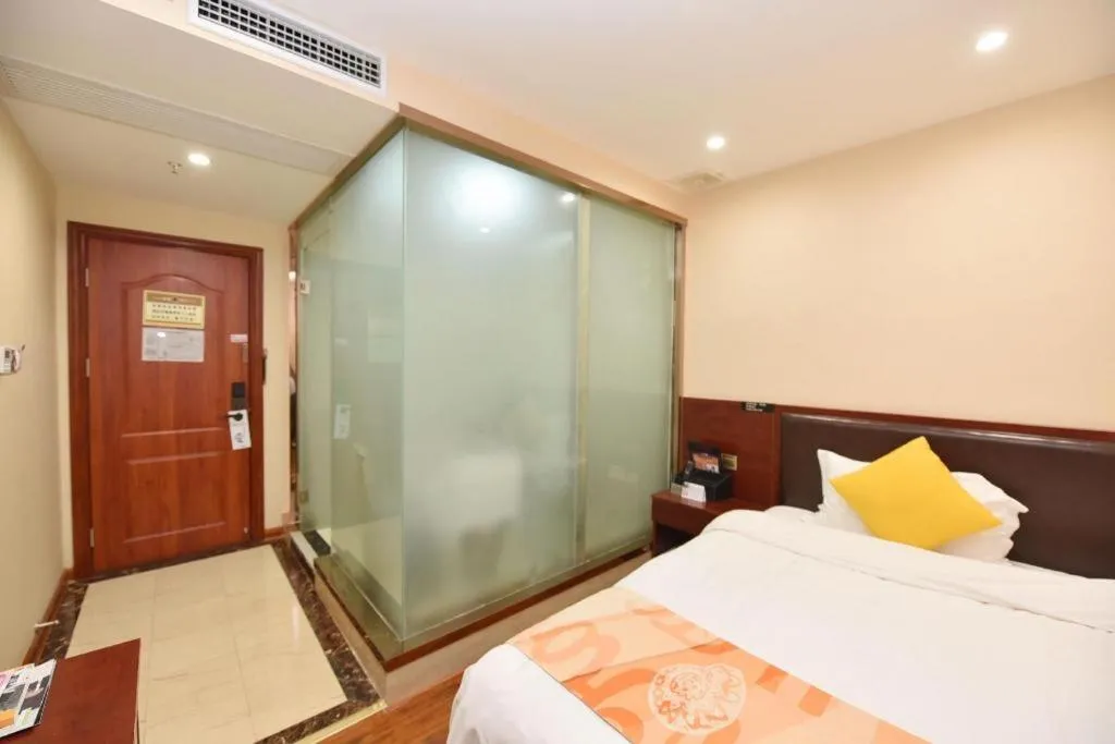 Bed in Shell Hotel Huainan Shou County Passenger Station Yaohai Grand Market