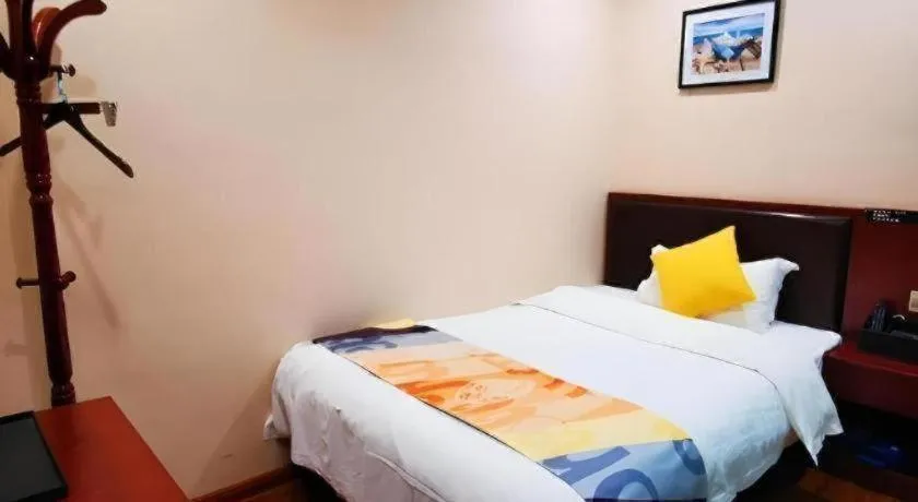 Bed in Shell Hotel Huainan Shou County Passenger Station Yaohai Grand Market