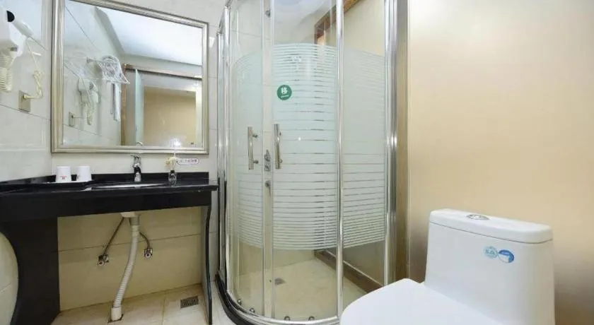 Shell Hotel Huainan Shou County Passenger Station Yaohai Grand Market