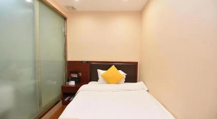 Bed in Shell Hotel Huainan Shou County Passenger Station Yaohai Grand Market