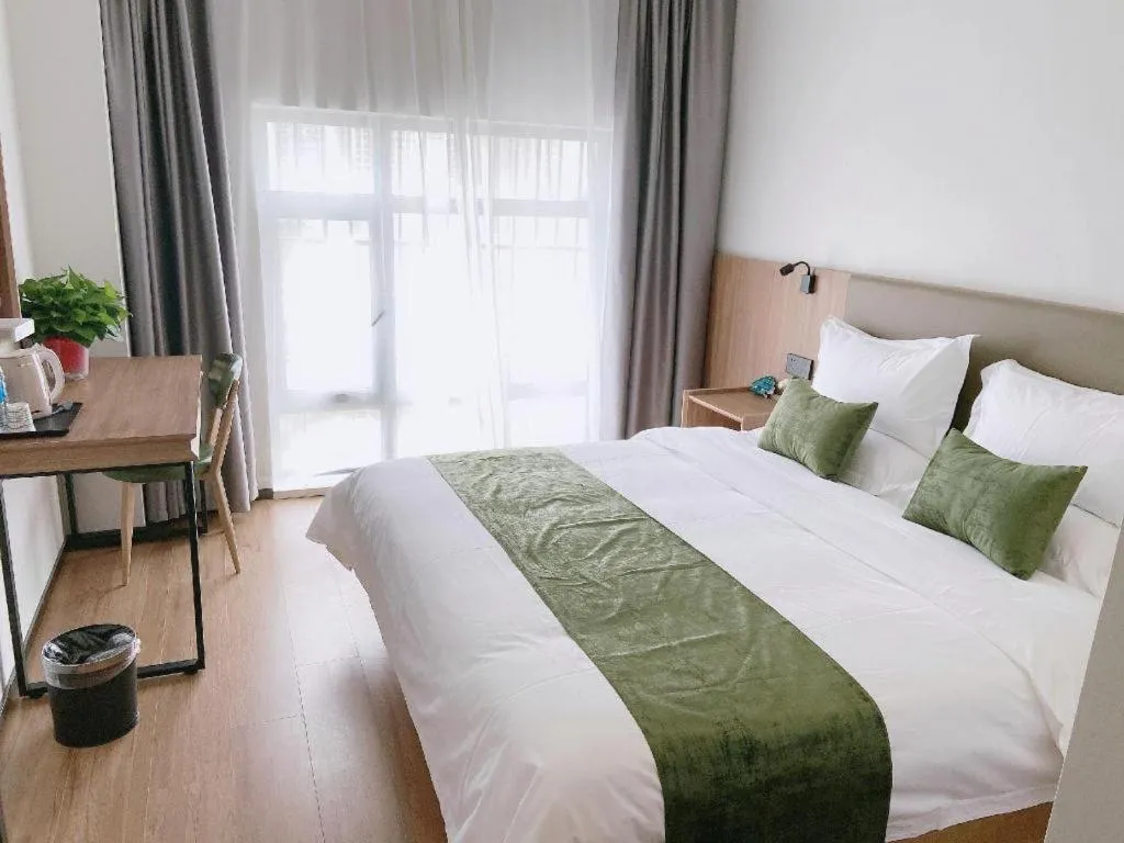 Bed in GreenTree Inn Express Lanzhou West Passenger Station Lanzhou Center