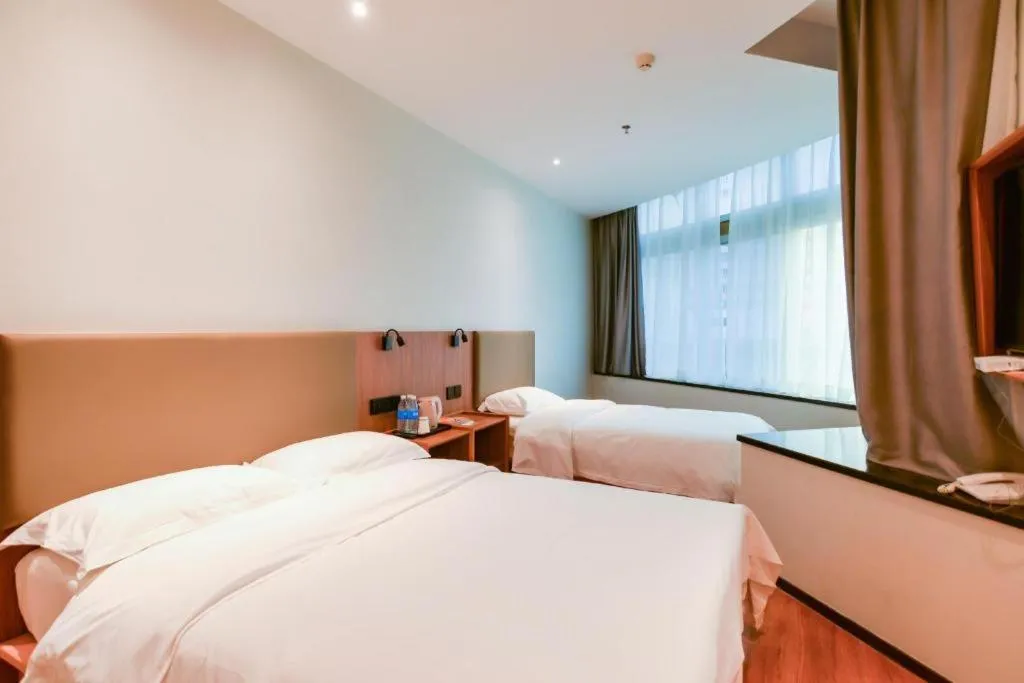 Bed in GreenTree Inn Express Lanzhou West Passenger Station Lanzhou Center