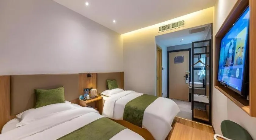 Bed in GreenTree Inn Express Lanzhou West Passenger Station Lanzhou Center