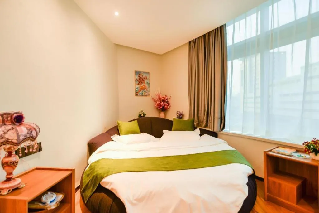 Bed in GreenTree Inn Express Lanzhou West Passenger Station Lanzhou Center