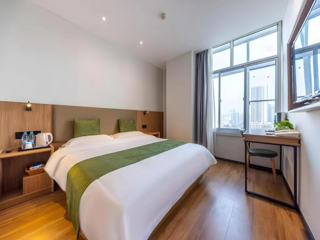 Bed in GreenTree Inn Express Lanzhou West Passenger Station Lanzhou Center