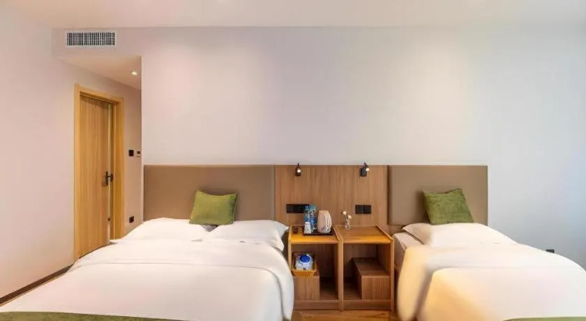 Bed in GreenTree Inn Express Lanzhou West Passenger Station Lanzhou Center