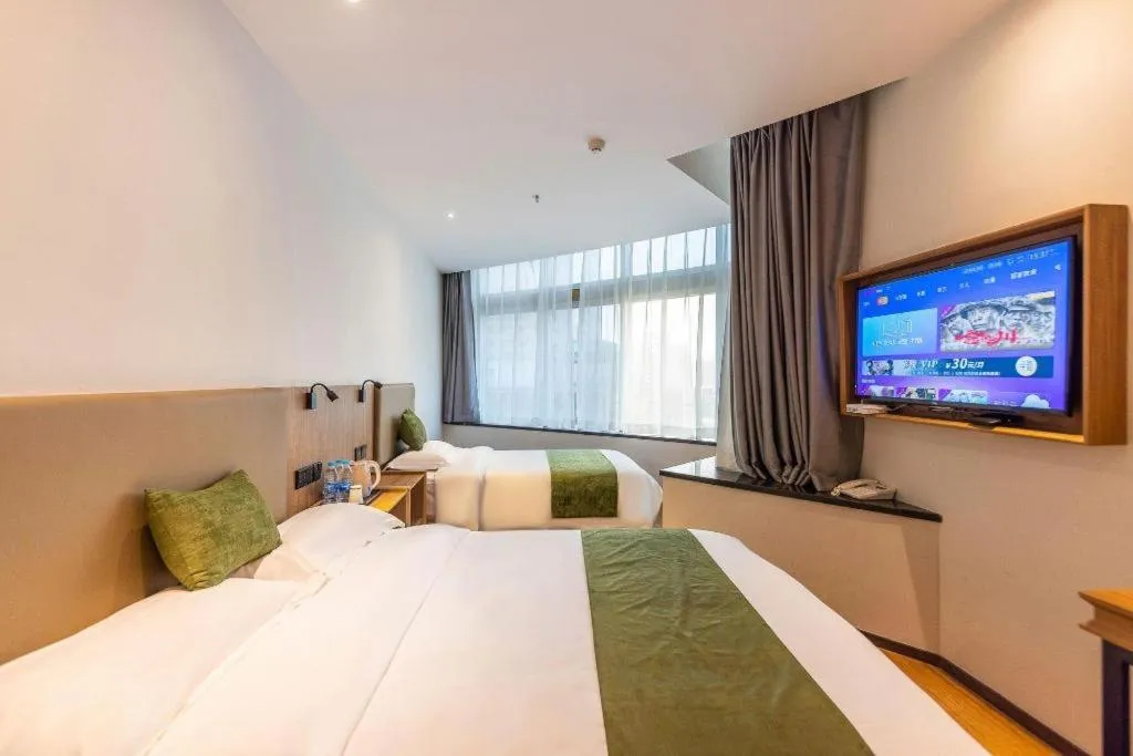 Bed in GreenTree Inn Express Lanzhou West Passenger Station Lanzhou Center