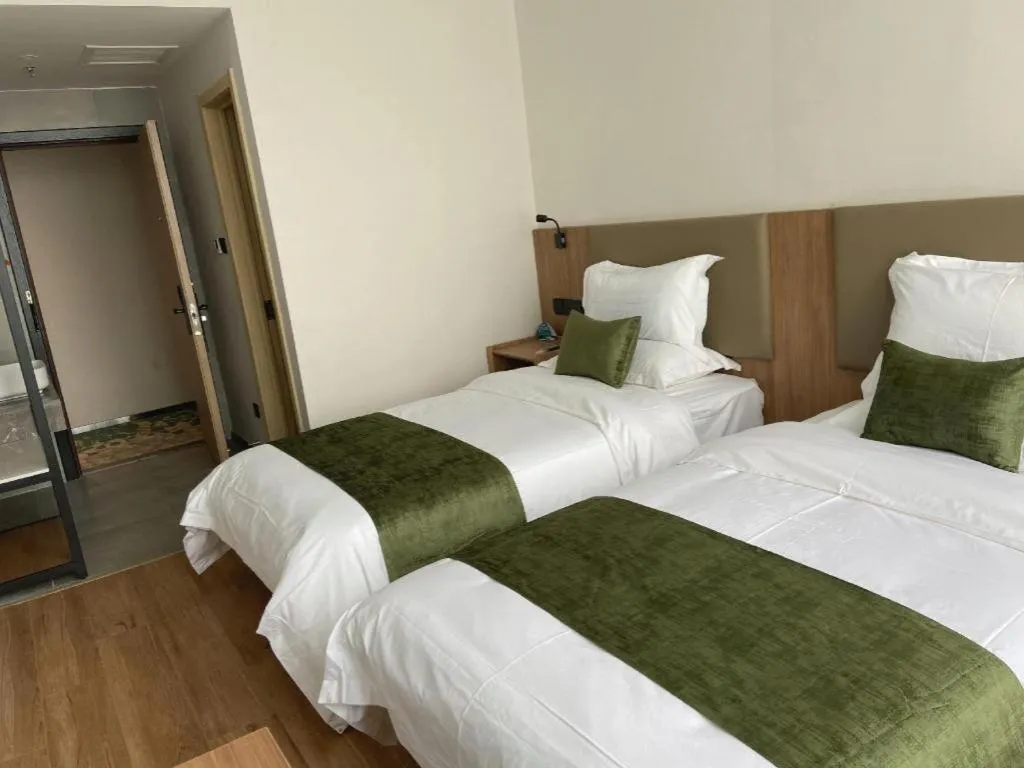 Bed in GreenTree Inn Express Lanzhou West Passenger Station Lanzhou Center