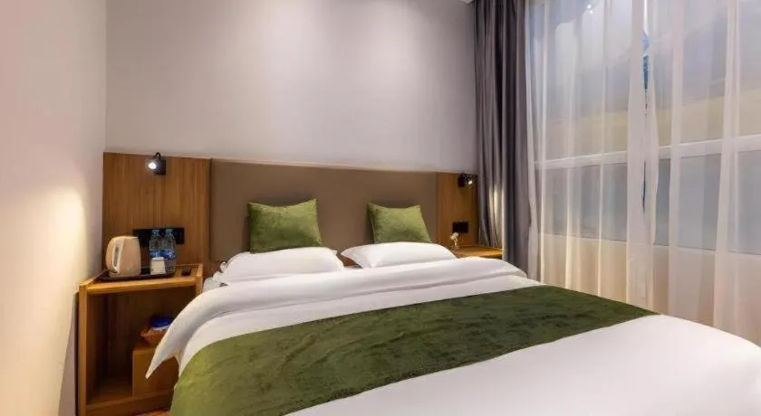 Bed in GreenTree Inn Express Lanzhou West Passenger Station Lanzhou Center