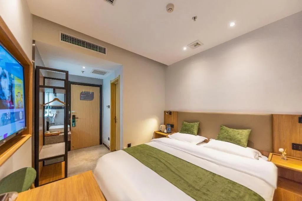 Bed in GreenTree Inn Express Lanzhou West Passenger Station Lanzhou Center