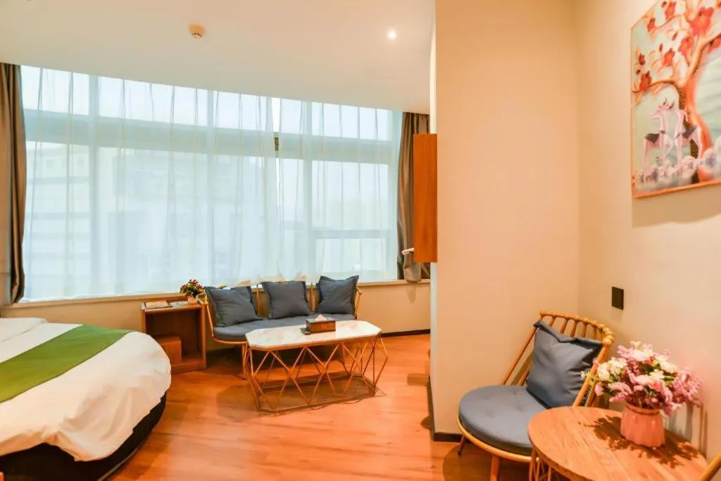 Bed in GreenTree Inn Express Lanzhou West Passenger Station Lanzhou Center