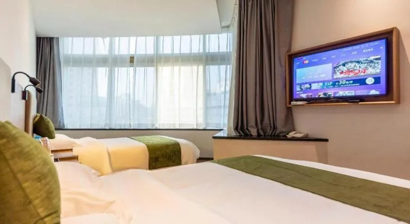 Bed in GreenTree Inn Express Lanzhou West Passenger Station Lanzhou Center