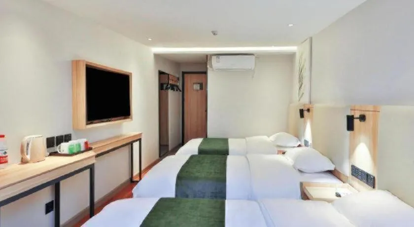 Bed in GreenTree Inn Express Beijing Dongcheng District Beixinqiao Metro Station Gui Street