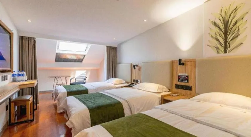 Bed in GreenTree Inn Express Beijing Dongcheng District Beixinqiao Metro Station Gui Street