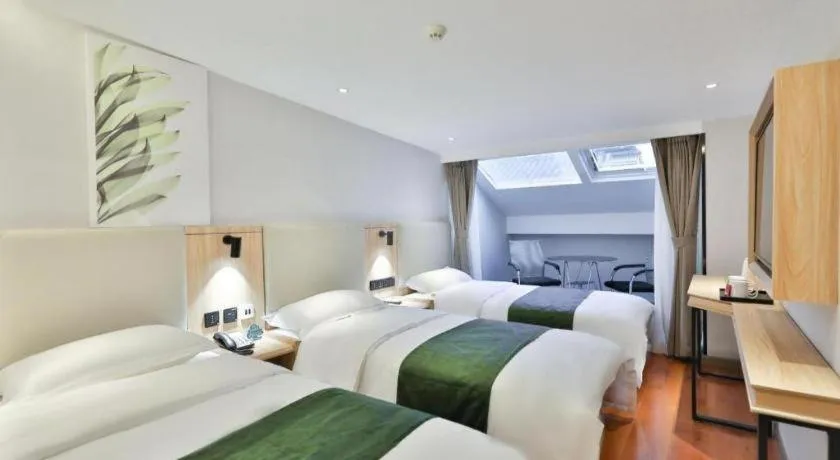 Bed in GreenTree Inn Express Beijing Dongcheng District Beixinqiao Metro Station Gui Street