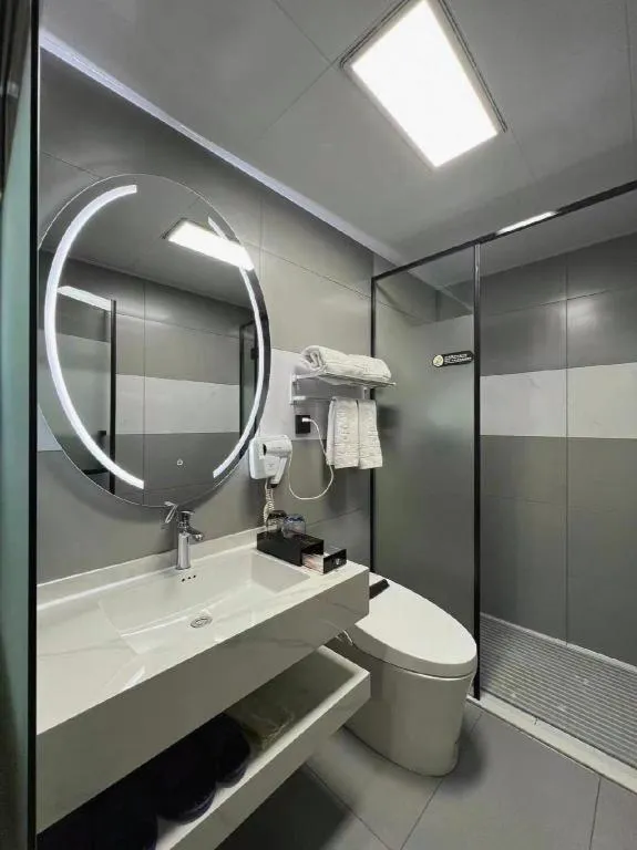 Super 8 Hotel Dingzhou Chongwen Street