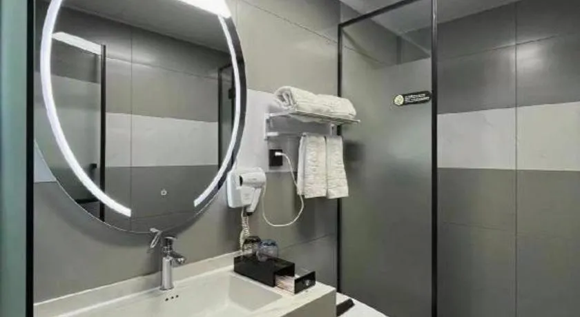 Super 8 Hotel Dingzhou Chongwen Street