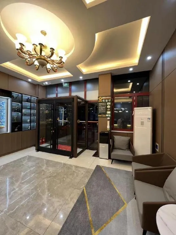 Super 8 Hotel Dingzhou Chongwen Street