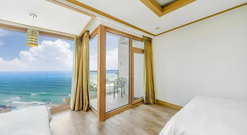 Bed in Gangneung Four Season Hotel and Pension