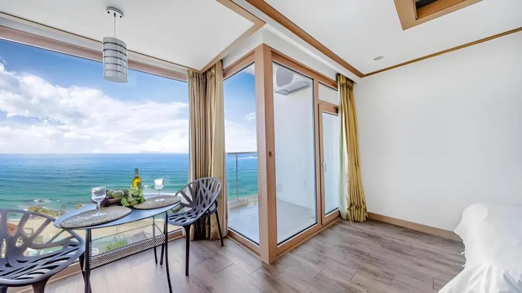 Gangneung Four Season Hotel and Pension