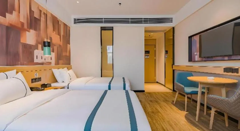 Bed in City Comfort Inn Hotel Dongguan Humen Pedestrian Street