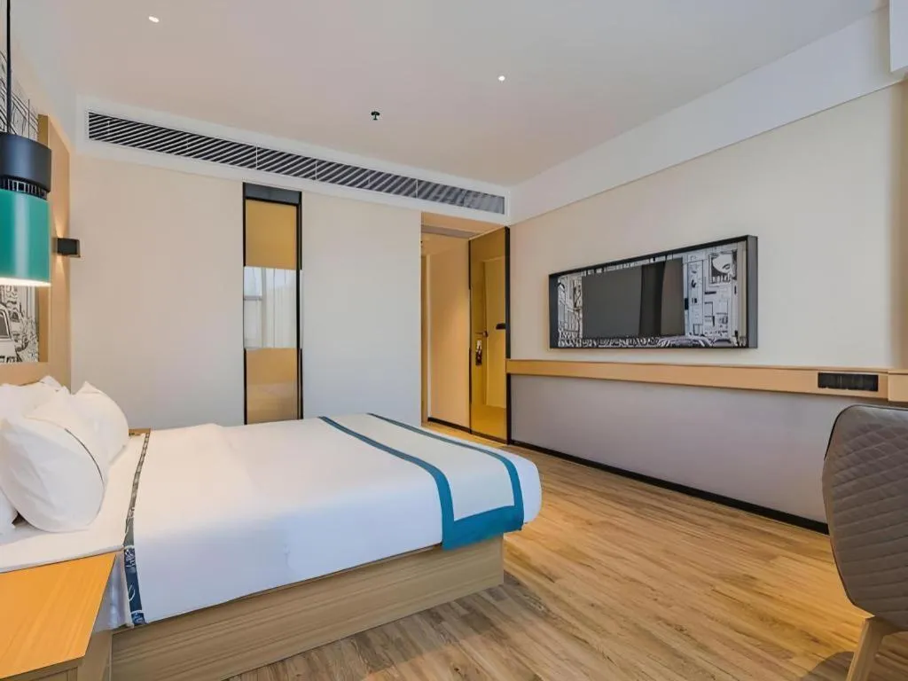 Bed in City Comfort Inn Hotel Dongguan Humen Pedestrian Street