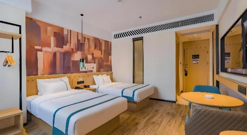 Bed in City Comfort Inn Hotel Dongguan Humen Pedestrian Street