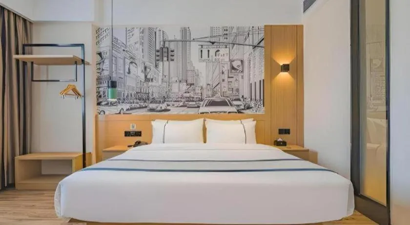 Bed in City Comfort Inn Hotel Dongguan Humen Pedestrian Street