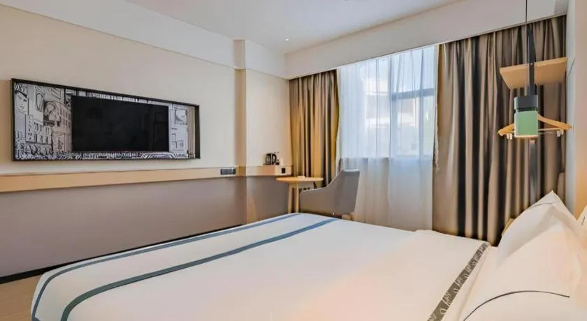 Bed in City Comfort Inn Hotel Dongguan Humen Pedestrian Street