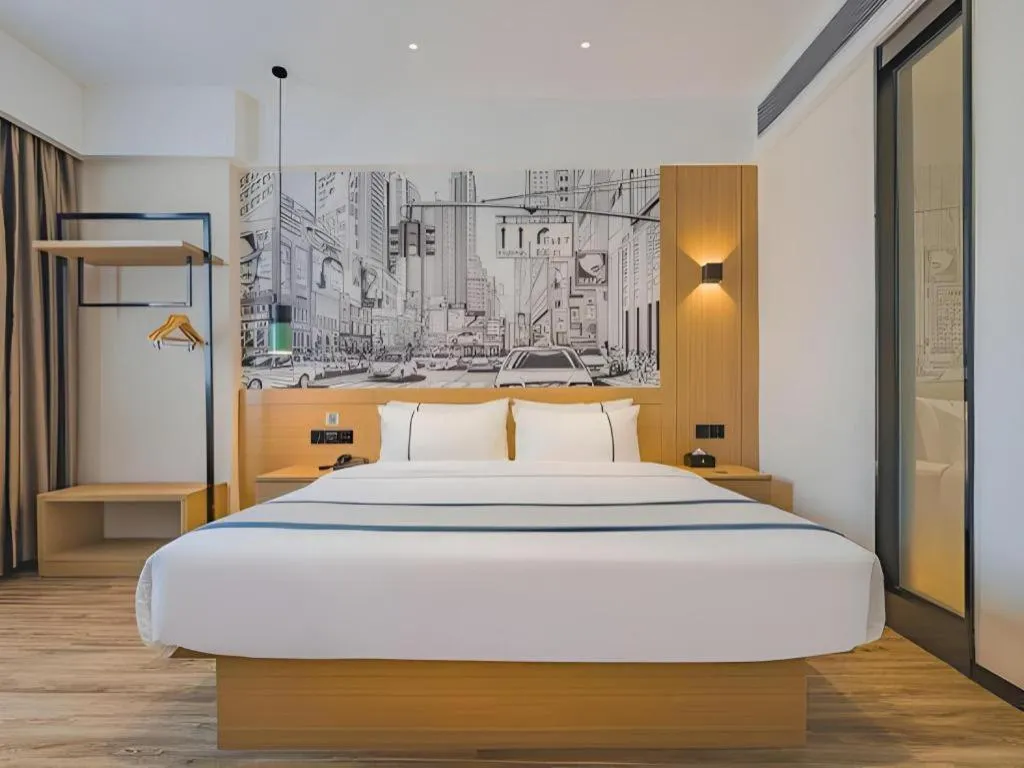Bed in City Comfort Inn Hotel Dongguan Humen Pedestrian Street