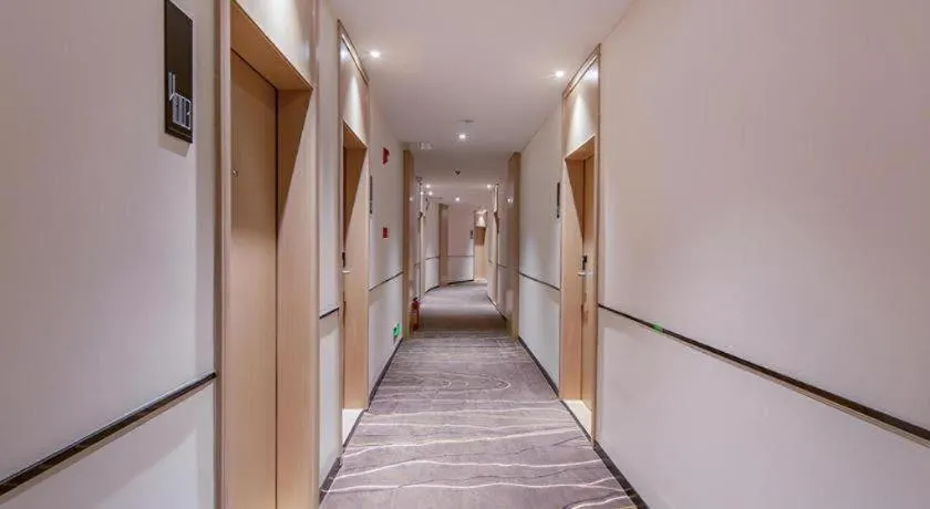 Bed in City Comfort Inn Fangchenggang Government Affairs Center