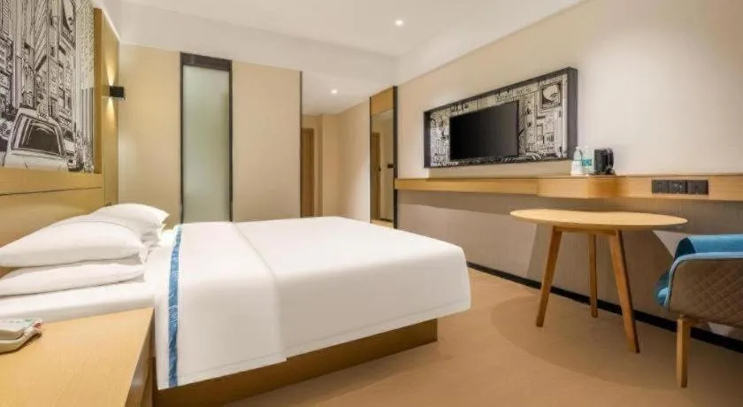 Bed in City Comfort Inn Fangchenggang Government Affairs Center