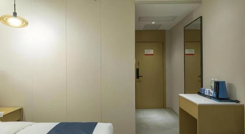 Bed in Echarm Hotel Shanghai North Bund Tilanqiao Metro Station