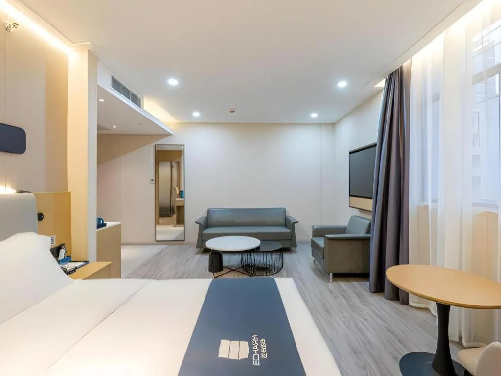 Bed in Echarm Hotel Shanghai North Bund Tilanqiao Metro Station