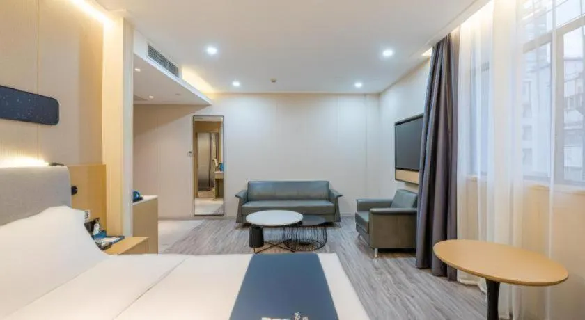 Bed in Echarm Hotel Shanghai North Bund Tilanqiao Metro Station