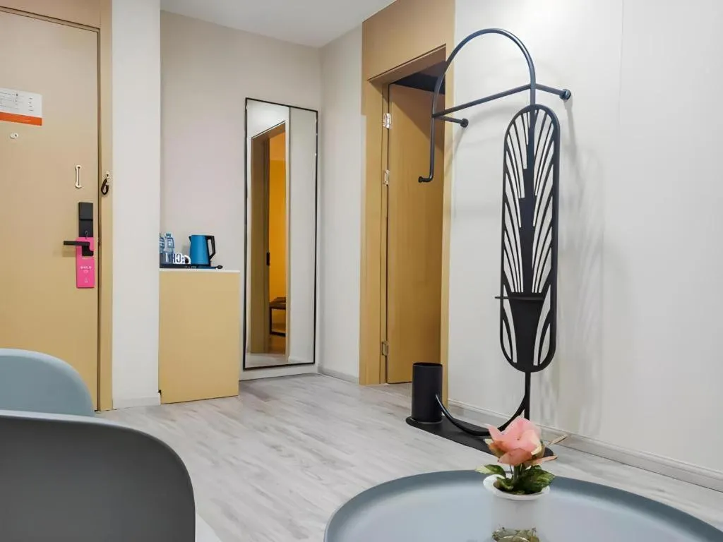 Echarm Hotel Shanghai North Bund Tilanqiao Metro Station