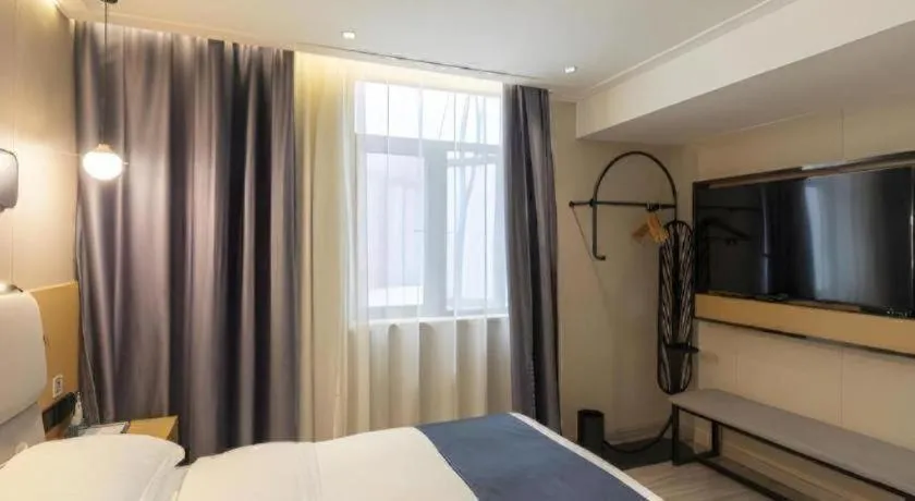 Bed in Echarm Hotel Shanghai North Bund Tilanqiao Metro Station