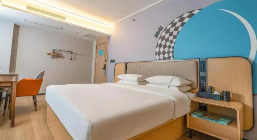 Bed in City Comfort Inn Tianmen Luyu Food Street