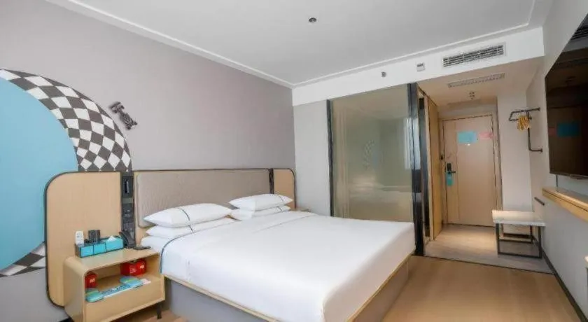 Bed in City Comfort Inn Tianmen Luyu Food Street