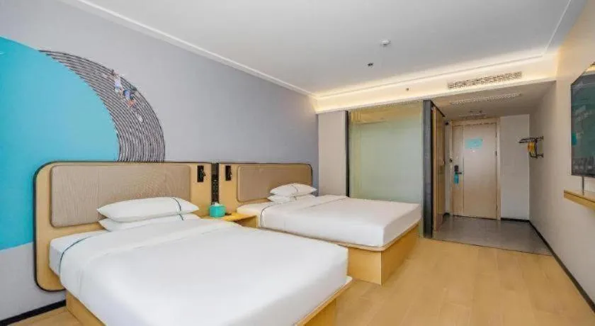 Bed in City Comfort Inn Tianmen Luyu Food Street