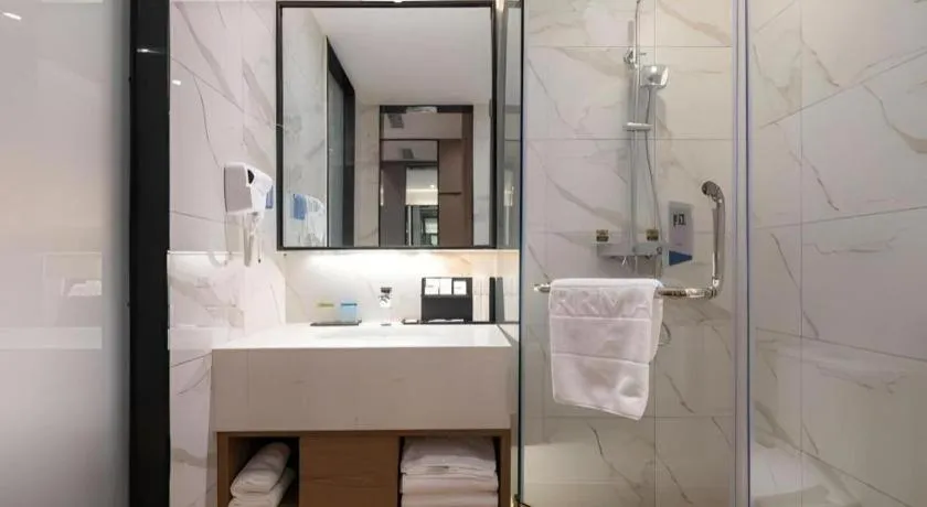 Borrman Hotel Zhonghsan Guzheng Huayi Plaza Light Rail Station