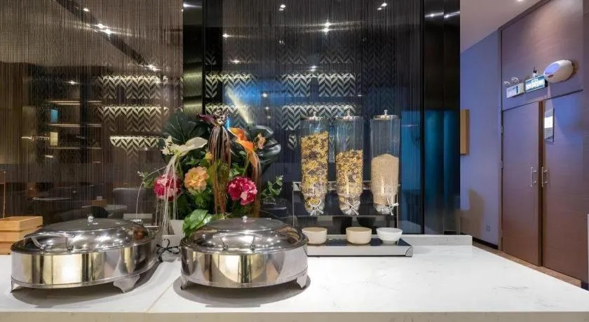 Borrman Hotel Zhonghsan Guzheng Huayi Plaza Light Rail Station